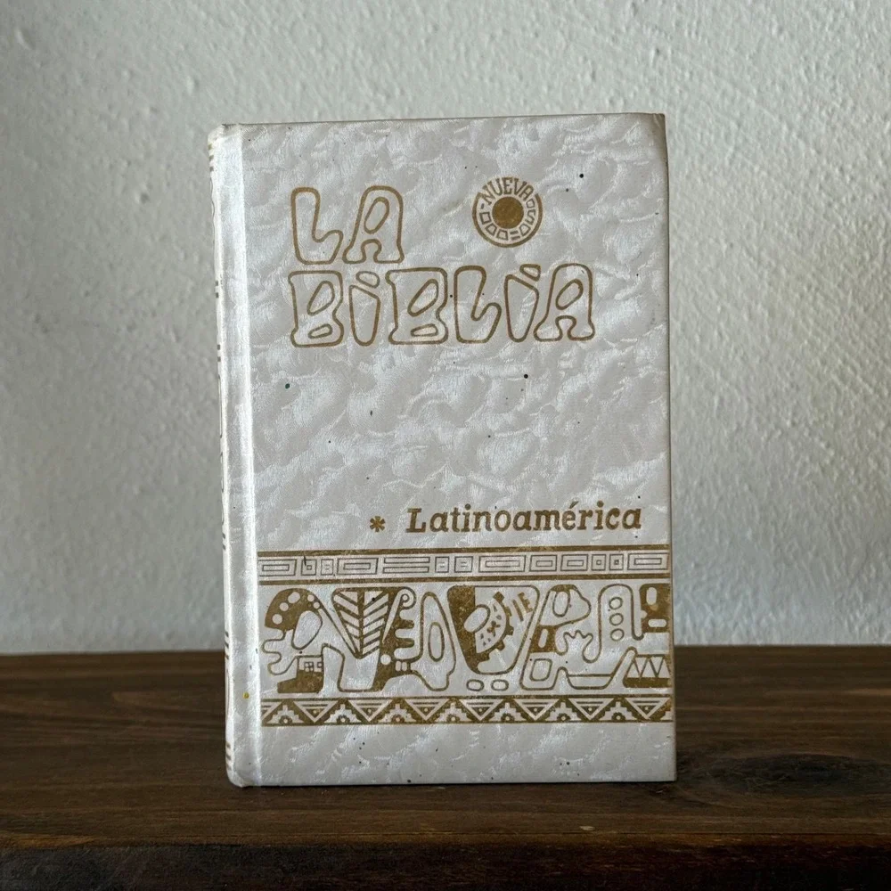 Vintage‎ La Biblia Latinoamérica Edición Pastoral 2005 White Pearl Hardcover